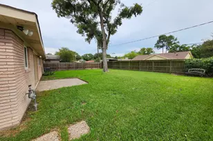 1127 Mosher Ln, Houston, TX 77088 - Photo 22