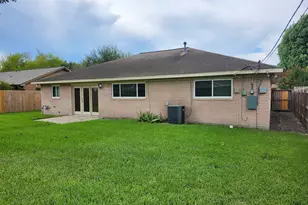 1127 Mosher Ln, Houston, TX 77088 - Photo 2