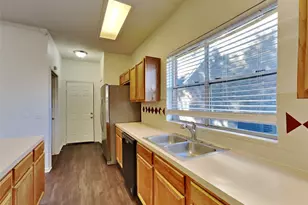 2911 Linda Dr, Pearland, TX 77584 - Photo 4