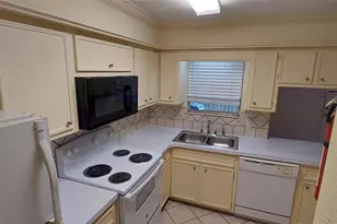 8710 Ilona Ln, Houston, TX 77025 - Photo 14
