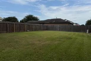 8319 Radial Ct, Rosharon, TX 77583 - Photo 18