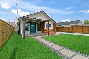1009 Genova St, Houston, TX 77009 - Photo 2