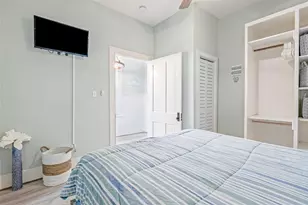 1208 Ave K Dr, Galveston, TX 77550 - Photo 8