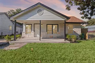 2513 Melbourne St, Houston, TX 77026 - Photo 2