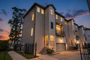 1565 W 22nd St, Houston, TX 77008 - Photo 2