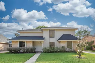 2822 Colonial Dr, Sugar Land, TX 77479 - Photo 1