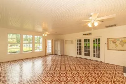 5975 Calder Avenue, Beaumont, TX 77706 - Photo 32