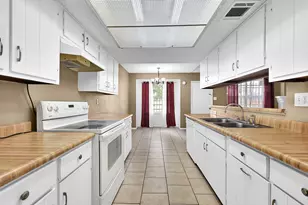 12223 Woodcliff Dr, Houston, TX 77013 - Photo 8