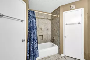 12223 Woodcliff Dr, Houston, TX 77013 - Photo 18