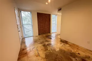 1112 W Lawrence St, Houston, TX 77008 - Photo 2