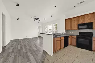 12915 Palm Leaf Ct, Houston, TX 77044 - Photo 6