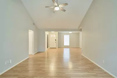 5 N White Pebble Court, The Woodlands, TX 77380 - Photo 8