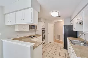 5 N White Pebble Ct, The Woodlands, TX 77380 - Photo 10