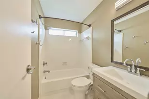 5 N White Pebble Ct, The Woodlands, TX 77380 - Photo 22