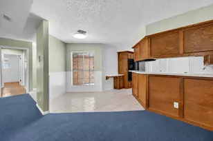 925 S 6th St, La Porte, TX 77571 - Photo 16