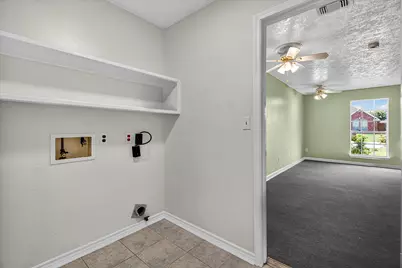925 S 6th Street, La Porte, TX 77571 - Photo 8