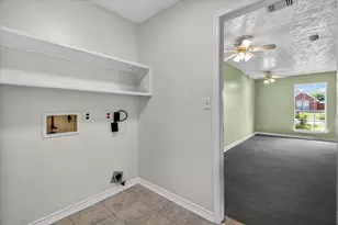 925 S 6th St, La Porte, TX 77571 - Photo 8