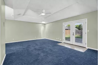 925 S 6th Street, La Porte, TX 77571 - Photo 12