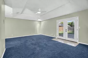 925 S 6th St, La Porte, TX 77571 - Photo 12