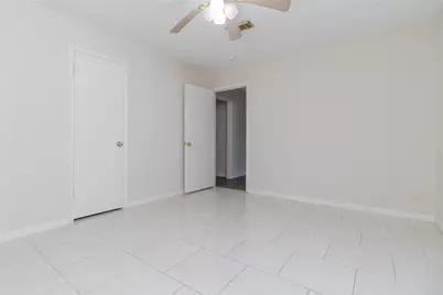 1926 Maple Lakes Drive, Houston, TX 77339 - Photo 24