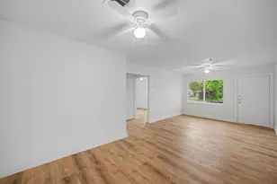 5505 Southlea St, Houston, TX 77033 - Photo 4