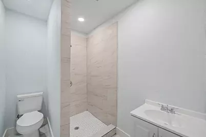 5505 Southlea Street, Houston, TX 77033 - Photo 10
