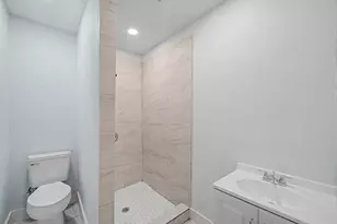 5505 Southlea St, Houston, TX 77033 - Photo 10