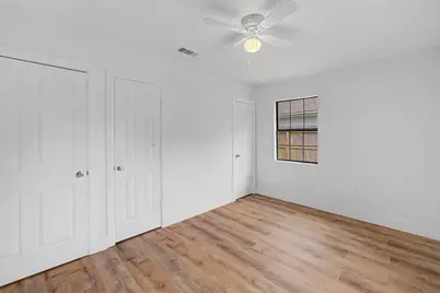 5505 Southlea Street, Houston, TX 77033 - Photo 16