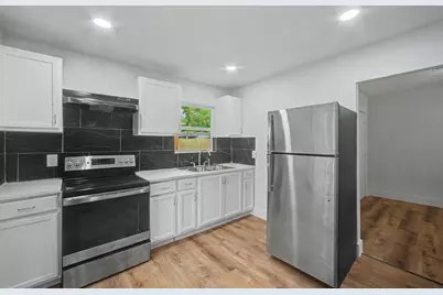 5505 Southlea Street, Houston, TX 77033 - Photo 12
