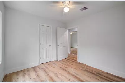 5505 Southlea Street, Houston, TX 77033 - Photo 24