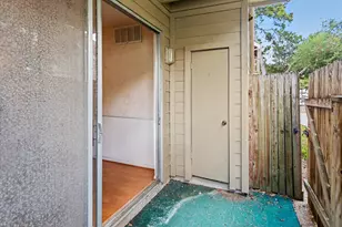 2100 Tanglewilde St, Houston, TX 77063 - Photo 18