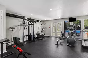 2100 Tanglewilde St, Houston, TX 77063 - Photo 24