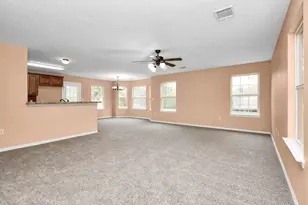 816 Erie St, Edna, TX 77957 - Photo 2