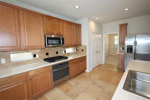 4810 Zachary Ln, Sugar Land, TX 77479 - Photo 8