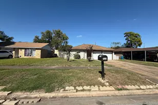 715 Branding Iron Ln, Houston, TX 77060 - Photo 2