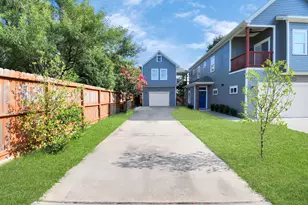 9022 Topaz St, Houston, TX 77063 - Photo 2