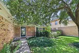 814 Lochnell Dr, Houston, TX 77062 - Photo 2