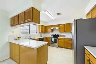 814 Lochnell Dr, Houston, TX 77062 - Photo 12