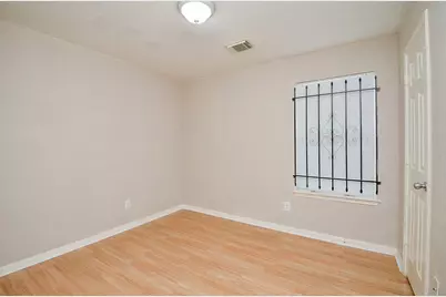 13118 Crescent Manor Lane, Houston, TX 77072 - Photo 32