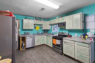 315 N 3rd St, Nederland, TX 77627 - Photo 8