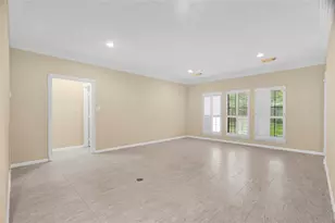 611 N Hickory St, Tomball, TX 77375 - Photo 8