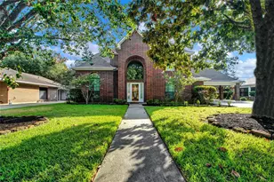 611 N Hickory St, Tomball, TX 77375 - Photo 1