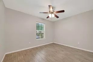 10226 Ella Falls Blvd, Houston, TX 77038 - Photo 18
