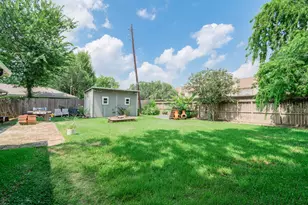 1918 Huge Oaks St, Houston, TX 77055 - Photo 8