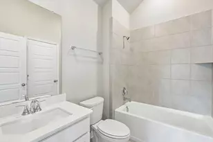 5237 Autumn Hls Trl, Pearland, TX 77584 - Photo 2