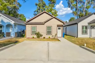 861 Palmdate, Montgomery, TX 77316 - Photo 1