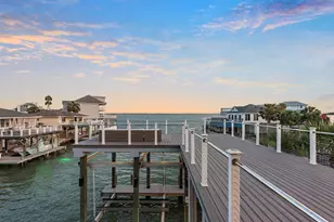 1311 Oahu Dr, Tiki Island, TX 77554 - Photo 8