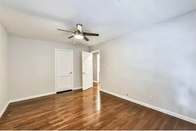 6530 Westview Drive, Houston, TX 77055 - Photo 16