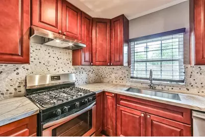 6530 Westview Drive, Houston, TX 77055 - Photo 6