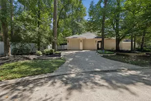 58 Redbud Ridge Pl, The Woodlands, TX 77380 - Photo 2